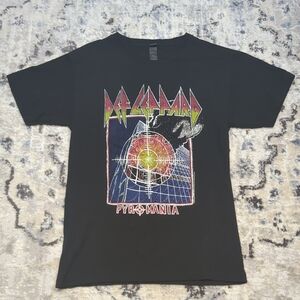 Def Leppard Pyromania Band Tee | Vintage-Style Rock T-Shirt Black M&O Gold Small